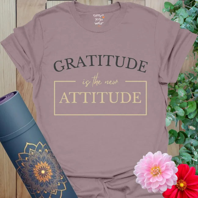 Paragon-colored tee with a bold gratitude message. A grounded and stylish design for yoga lovers and gratitude queens.